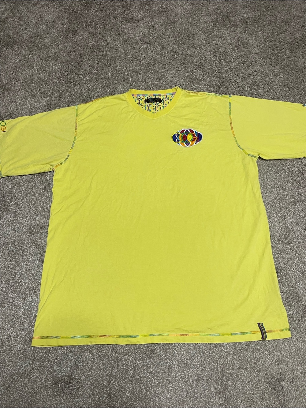 COOGI Embroidered V-Neck T-Shirt Men’s Size XXXL
